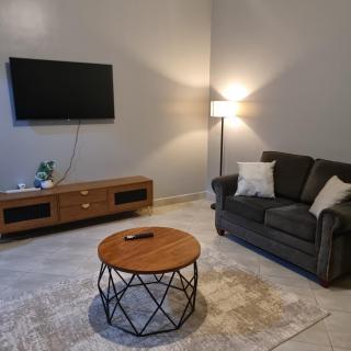 Cosy Lake View Apartment, Netflix, Internet - 0
