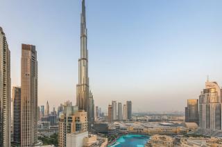 FIRST CLASS 2BR Burj Views & Classy Comfort - 4