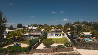Beautiful beachfront villa with lagoon view - 8