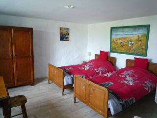 Beautiful and Authentic Cottage - 2