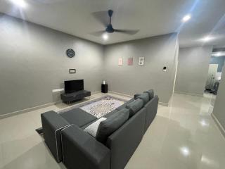 Homestay Farish Pantai Lagenda - 3