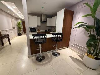 Gold Crest Mall Luxury One Bedroom Apartment DHA Lahore - 1