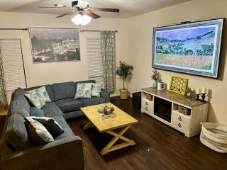 Spacious 4BR,Game RM, Huge Yard- Fam& Pet Retreat - 8