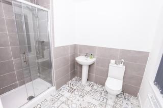 Stylish Ensuite Rooms, Middlesbrough TS5 - 1