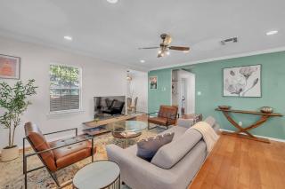 Fire Pit, Lounge & Fenced incline bed SoCo Spot - 9