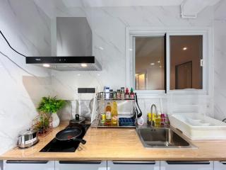 MRT-Accessible & Delightful Family Hub! - 4