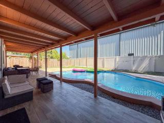 6616 Travis Blvd - 1