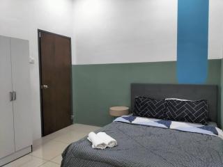 Cozy 4 bedrooms Double Storey Homestay, in front Kulim Central Mall - 7