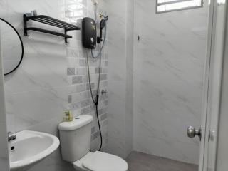 Cozy 4 bedrooms Double Storey Homestay, in front Kulim Central Mall - 2