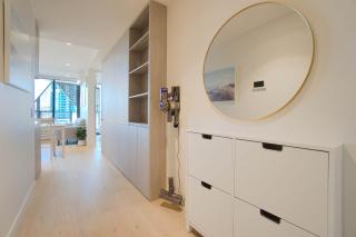 Urban Elegance - 2BR Apt with Beautiful City Views - 3