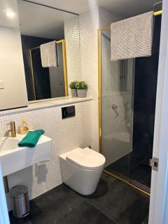 Plush 221 Midnight Braddon 2bedroom 2bathroom Free parking Free wifi - 7