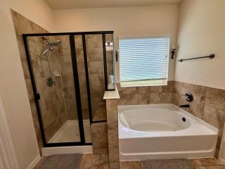 Spacious 4BR,Game RM, Huge Yard- Fam& Pet Retreat - 9