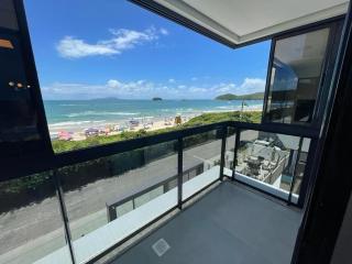 cód 30- Apartamento Magnífico frente mar - 0