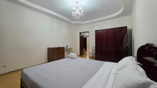 421 3х комн кв с 2 мя кроватями и раскладным диваном на 1-6 гостей, возле Байтерека - 7