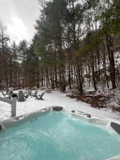 Catskill MNTN Escape 5 BR 3 bath Villa Hot Tub Fire Pit Best Group Stay - 9