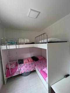 Lindo apartamento em Caioba - 100 m de praia e 40m do boliche - 4