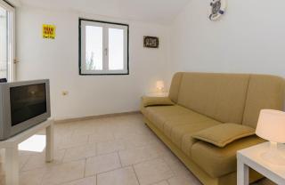 Apartments Voga - Maslinica - 1