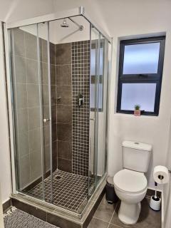 Serene Sanctuary Suites - 7