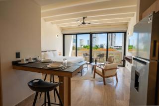 All-in-One Studio - Fast WiFi Cowork & More - 2