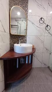 Sling & Stone Mountain Suites - 1