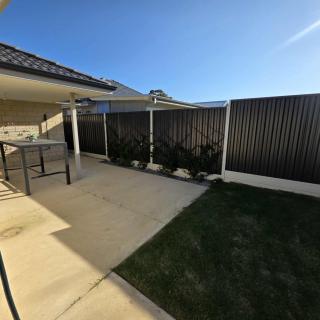 Modern Bassendean Abode - 6