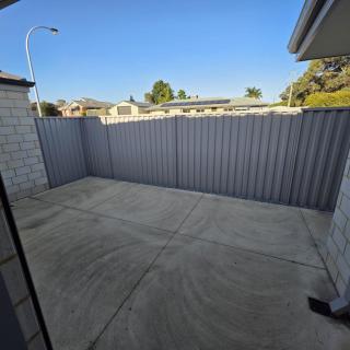 Modern Bassendean Abode - 2