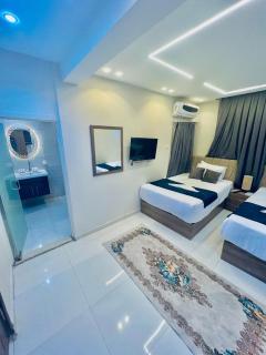 Dima Pyramids View - 2