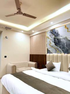 Grand Stay Omaxe Hazratganj - 2