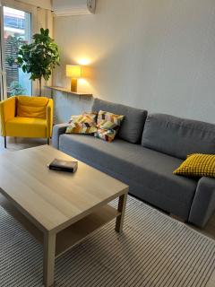 Bel appartement spacieux avec joli balcon arboré, calme, bien situé, centre ville - 0