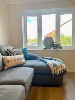 Shell Cove - With Sunny Rear Patio Near Harbourside Park - 8
