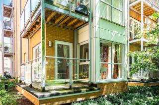 Private flat with free secure parking - 9