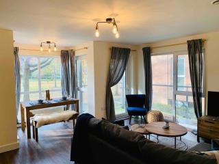 Private flat with free secure parking - 8