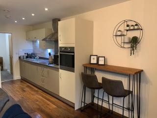 Private flat with free secure parking - 2