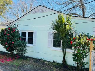 Ocean Breeze Cottage Pet Friendly - 7