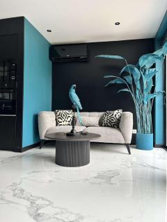 Suite with private land - 8