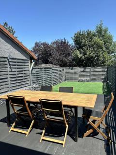 Suite with private land - 4