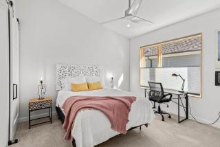 Luxury Downtown Townhome - 120 Theater & Patio - 8