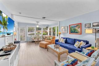 Bromeliad Bungalow - Downtown Cottage - 0