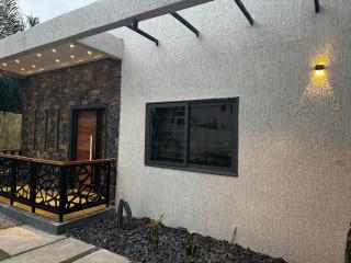 Bobby’s villa - 8