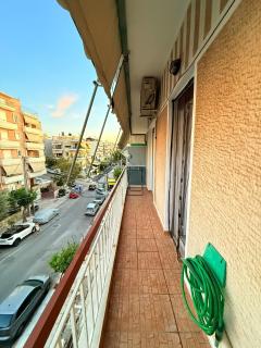 Sunny 1-Bedroom Apt, Close to City Center & Beaches - 4