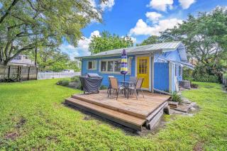Blue Reverie - Downtown Cottage - 3