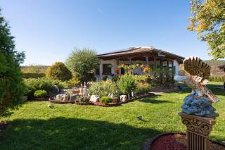 Висок клас къща за гости Кътче от Рая с басейн, джакузи и спа - 9