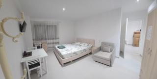 AJ GuestHouse - 3