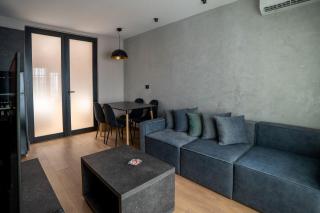 Noir Heaven - Sweet Escape Apartments - 8