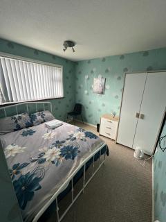 48 Moore Crescent - 0