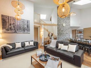 Superbe appart 6 chambres à Courchevel avec balcon, casiers à ski et parking - FR-1-563-116 - 0