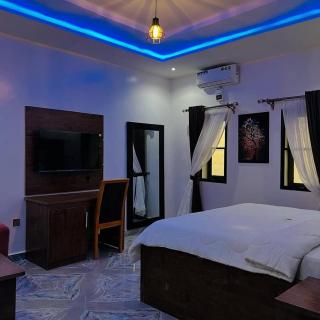 Dench Hotel and Suite - 5