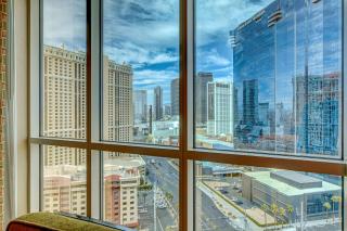 Luxurious MGM Strip View 07605 Balcony - 0