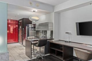 Studio with Stunning Views Balcony Access 23303 - 7