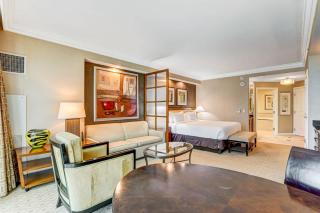 Beautiful Strip View Studio w Balcony 02807 - 0